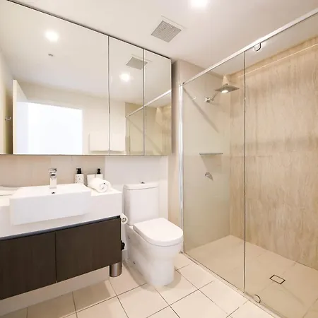 Family-friendly 2brwalk To River & Shops Pool&gym Apartment Brisbane