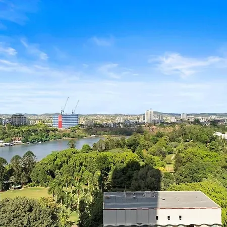 Birrunga View 2 Bedroom & Parking Apartment *