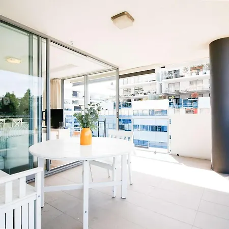 Family-friendly 2brwalk To River & Shops Pool&gym *