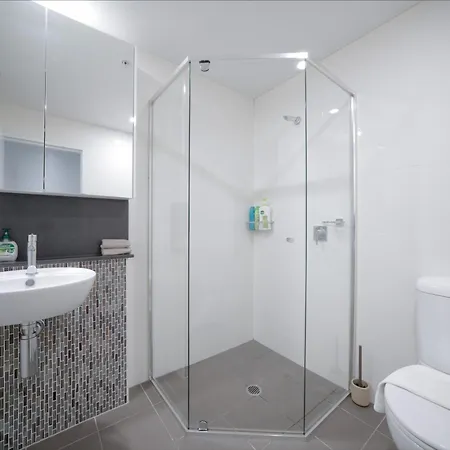 Meriton Soleil Breathtaking Views Heated Pool Gym Apartment *