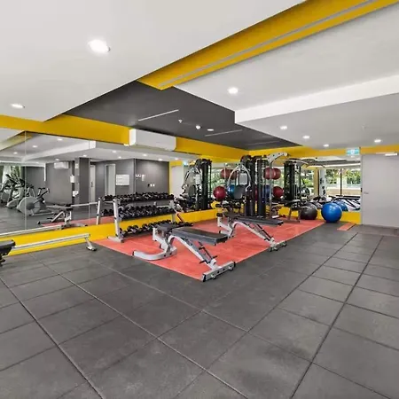 Family-friendly 2brwalk To River & Shops Pool&gym Brisbane