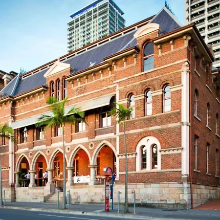 Luxury High Rise 2br In Cbd Apartment
