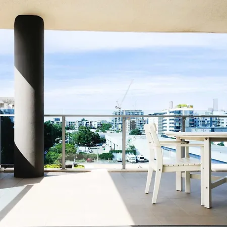 Family-friendly 2brwalk To River & Shops Pool&gym *