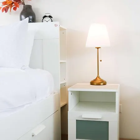 Family-friendly 2brwalk To River & Shops Pool&gym Apartment