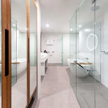 Novotel South Bank Hotel 5*