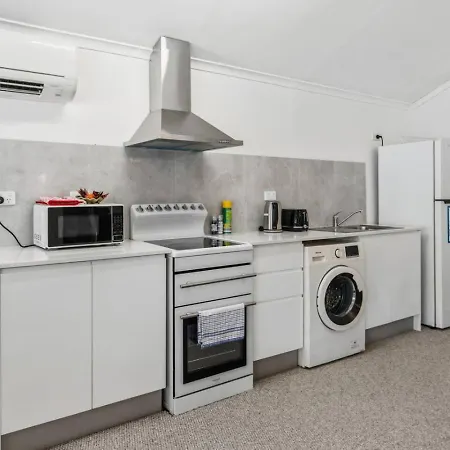 Value 3 Beds Family With Pool Near Bay And Shops Holiday home