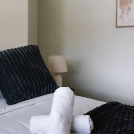 Value 3 Beds Family With Pool Near Bay And Shops Holiday home Brisbane