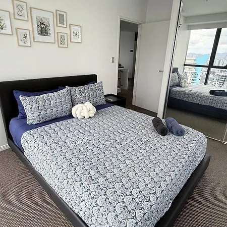 River View Pool Gym Apartment Brisbane