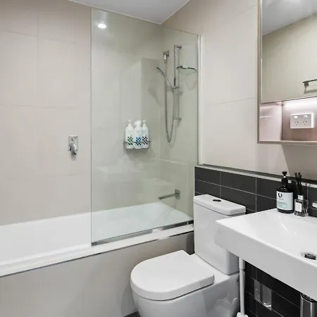 2br Near Plaza And Garden Walk To Bus Easy M3 Brisbane