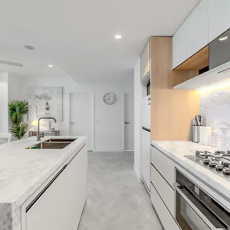 Queen's Wharf Modern 2br Pool, Free Parking *