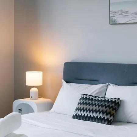 2br Near Plaza And Garden Walk To Bus Easy M3