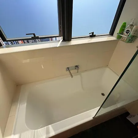 River View Pool Gym Apartment Brisbane