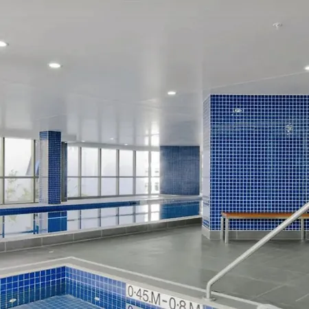 Meriton Soleil Breathtaking Views Heated Pool Gym