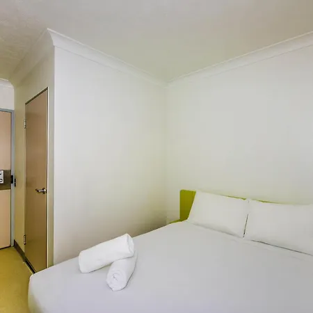 Ibis Budget Airport 3*