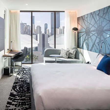 Novotel South Bank 5*