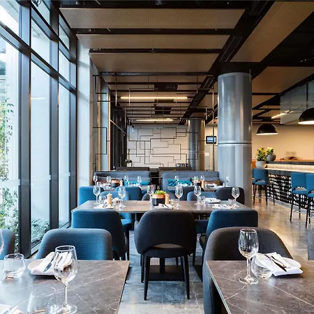 Novotel South Bank Hotel 5*