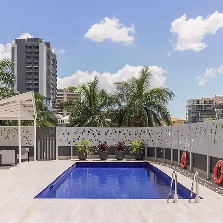 Mercure Spring Hill Hotel 4*