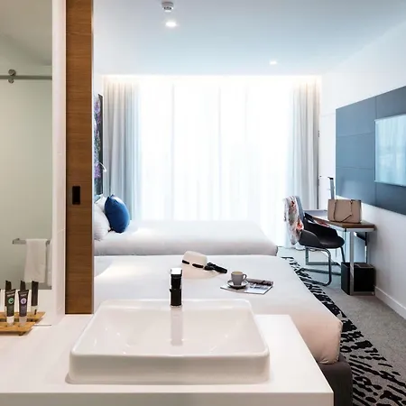 Novotel South Bank 5*