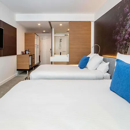 Novotel South Bank 5*