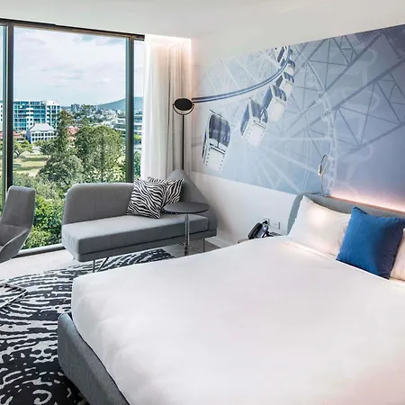 Novotel South Bank Hotel 5*