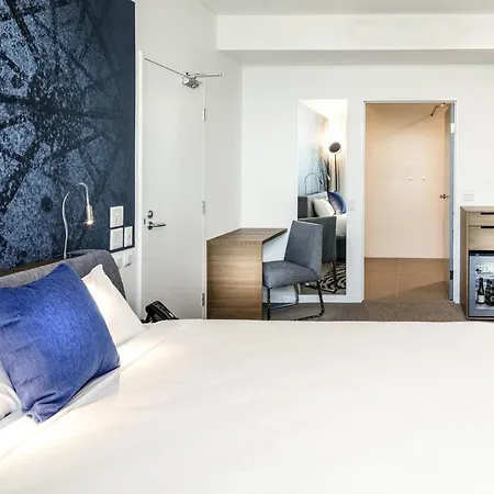 Novotel South Bank 5*