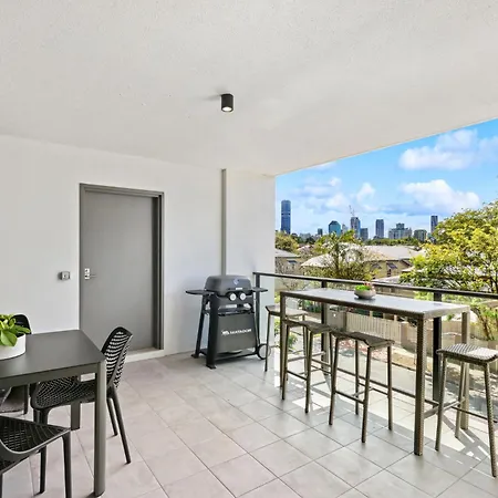 Sleek 1-Bed With Rooftop Pool & Amazing City Views Apartment Brisbane