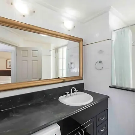 Anzac Executive Apartments Brisbane *