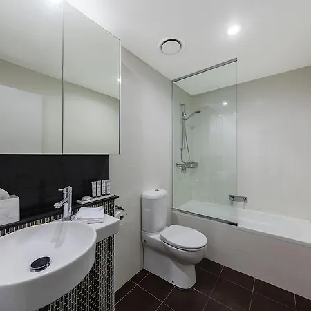 Meriton Adelaide Street, Hotel 5*