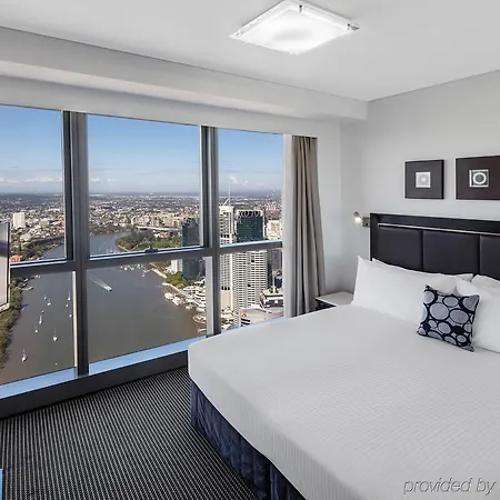 Meriton Adelaide Street, Hotel
