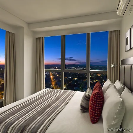 Meriton Adelaide Street, Hotel 5*