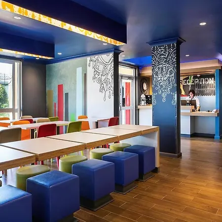 Ibis Budget Airport Hotel 3*