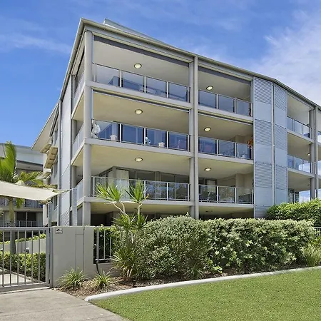 On The Bay - Bribie Island Hotel