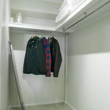 Cathedral Place Apartment *