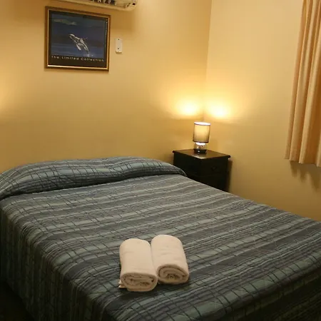Globe Hotel