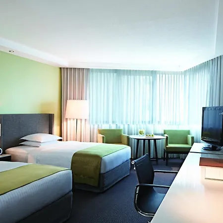 Hotel Jen 4*