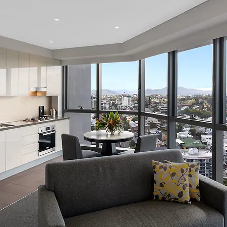 Meriton Adelaide Street, 5* Brisbane