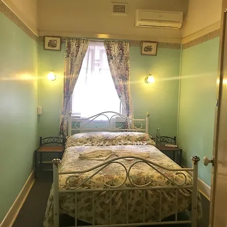 Bed & Breakfast Annie's Shandon 3*