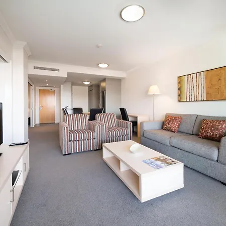Oaks Mews 4*