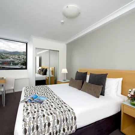 Aparthotel Park Regis North Quay