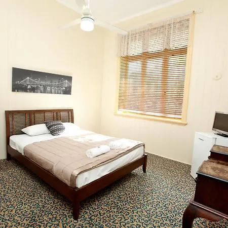 Bowen Terrace 3* Brisbane