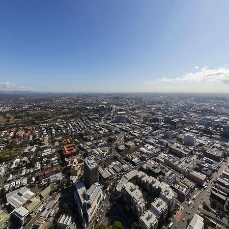 Meriton Adelaide Street,