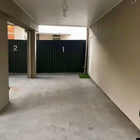 Apartment Park Avenue 1br Hideaway King Bd Private Courtyard