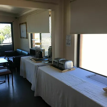 Kingsford Riverside 3*