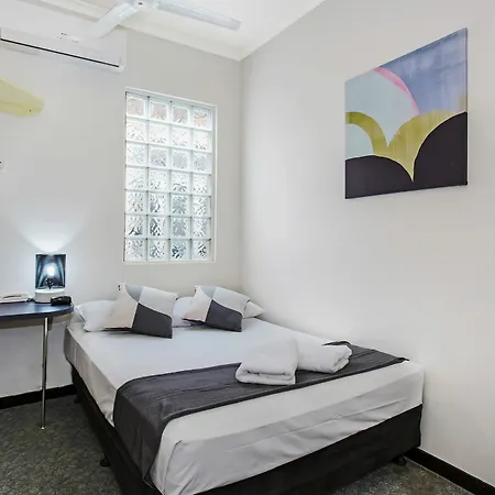 Globe 3* Brisbane