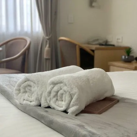 Motel Airport Ascot 4*