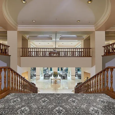 Hotel Stamford Plaza 5*