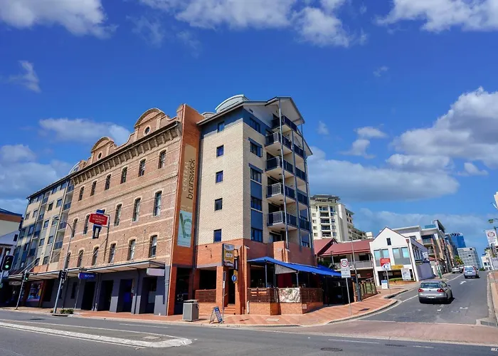 Central Brunswick Apartment Hotel