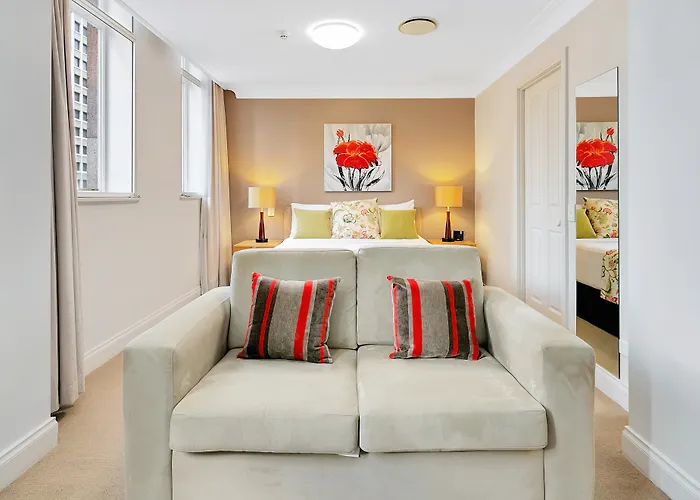 Manor Apartment Hotel