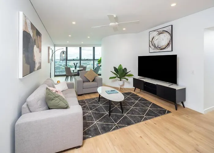1404 Sophistication And Luxury On The Brisbane River By Stylish Stays
