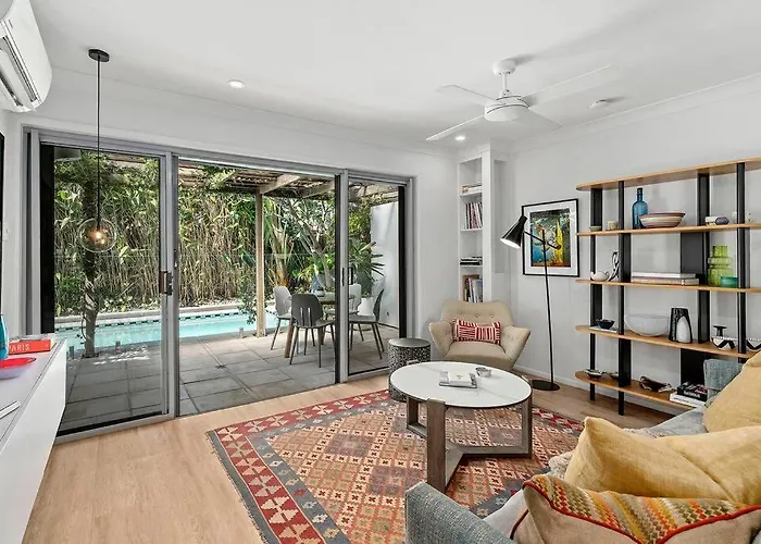 The Sanctuary! 1Bed, 1Bath, 1Car, Pool~Teneriffe